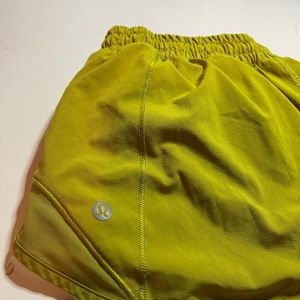 LULULEMON HOTTY HOT 2.5 Shorts!!